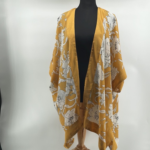 Vince Camuto Tops - Vince Camuto NWT FLORAL KIMONO SHRUG KAFTAN YELLOW SUMMER ONE SIZE FITS MOST